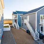 Oceanview Oasis Newly Renovated Parking
