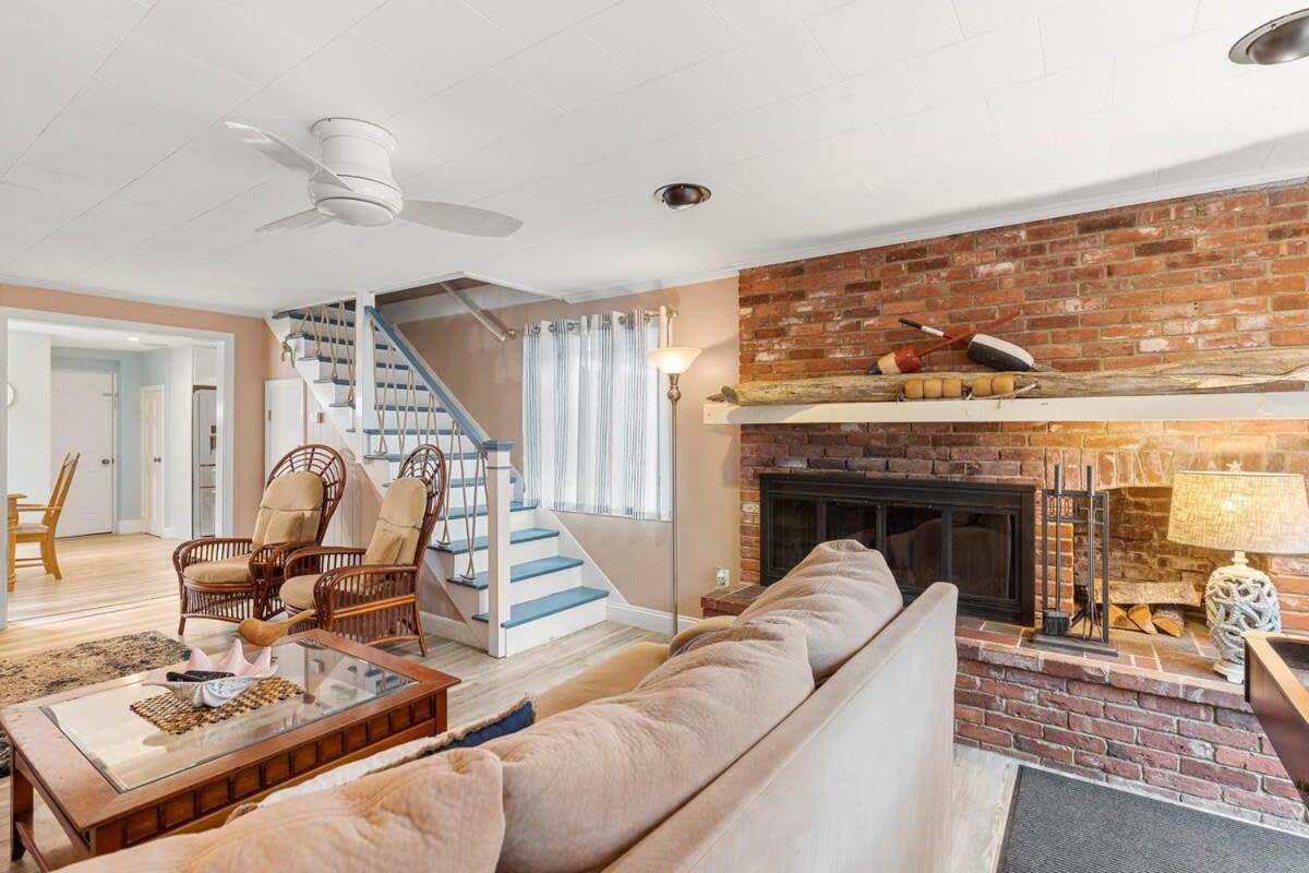 Holiday home Steps To 2 Family Compound The Island Hampton