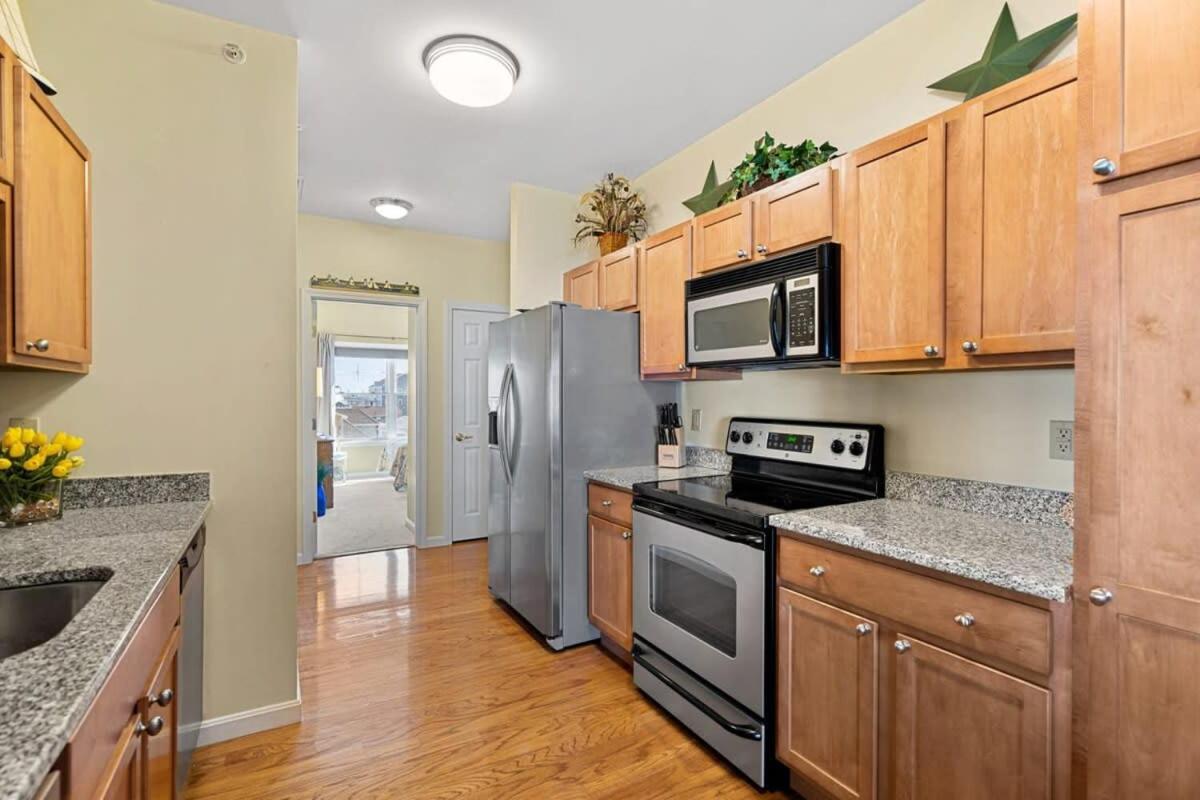 Holiday home Ocean Views Balcony K Street Penthouse #5 *