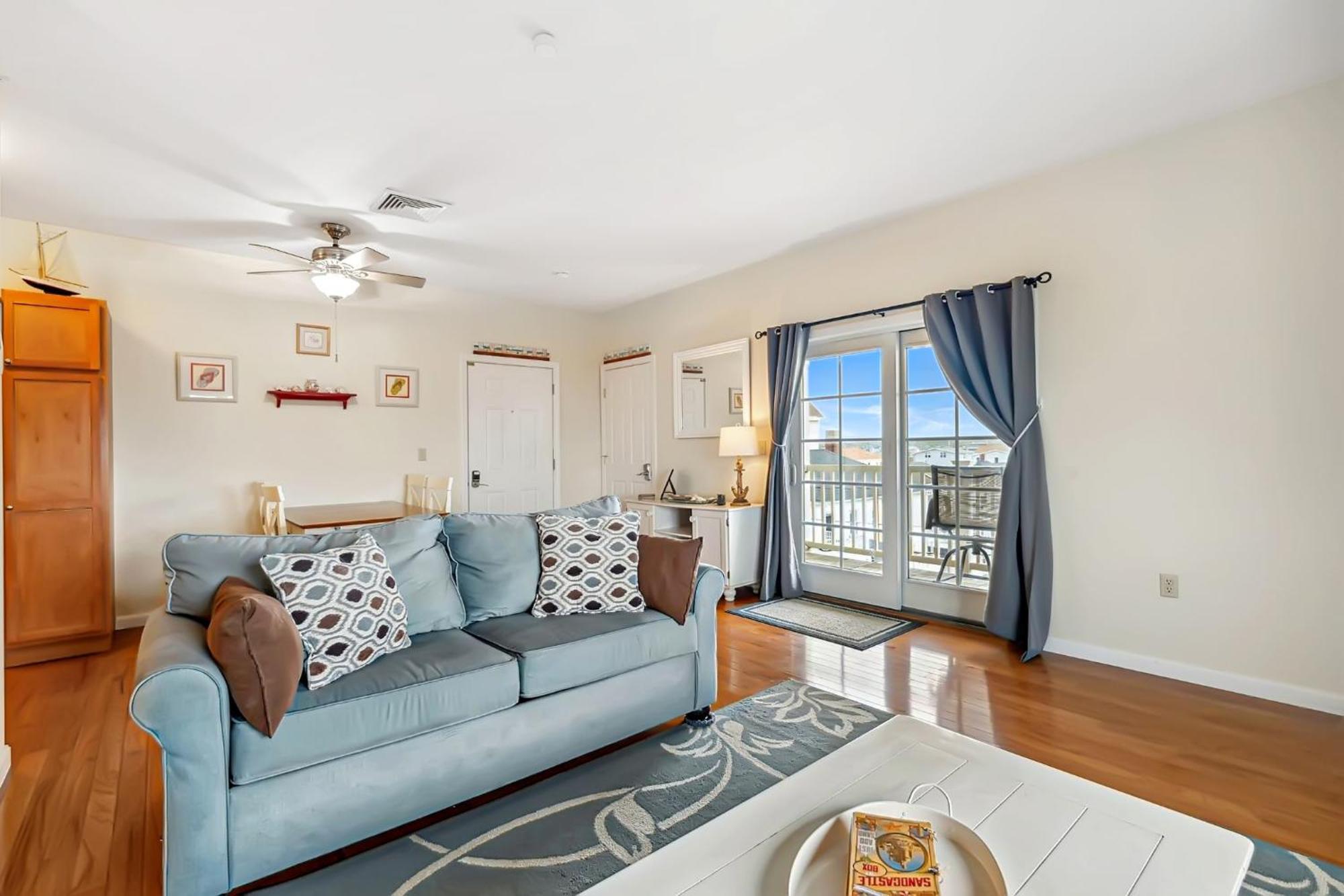 Ocean Views Balcony K Street Penthouse #5 * Hampton