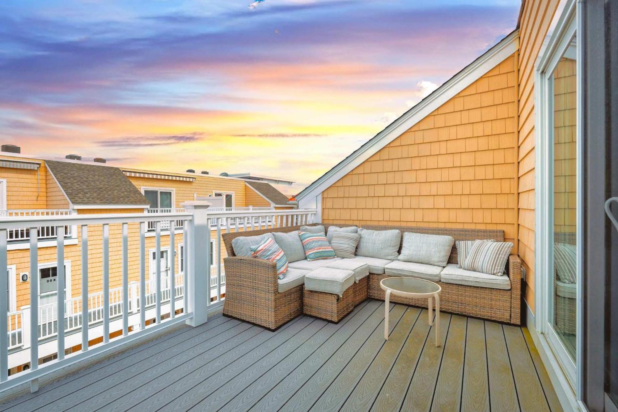 Holiday home Sunset Sanctuary Steps To Marsh Views