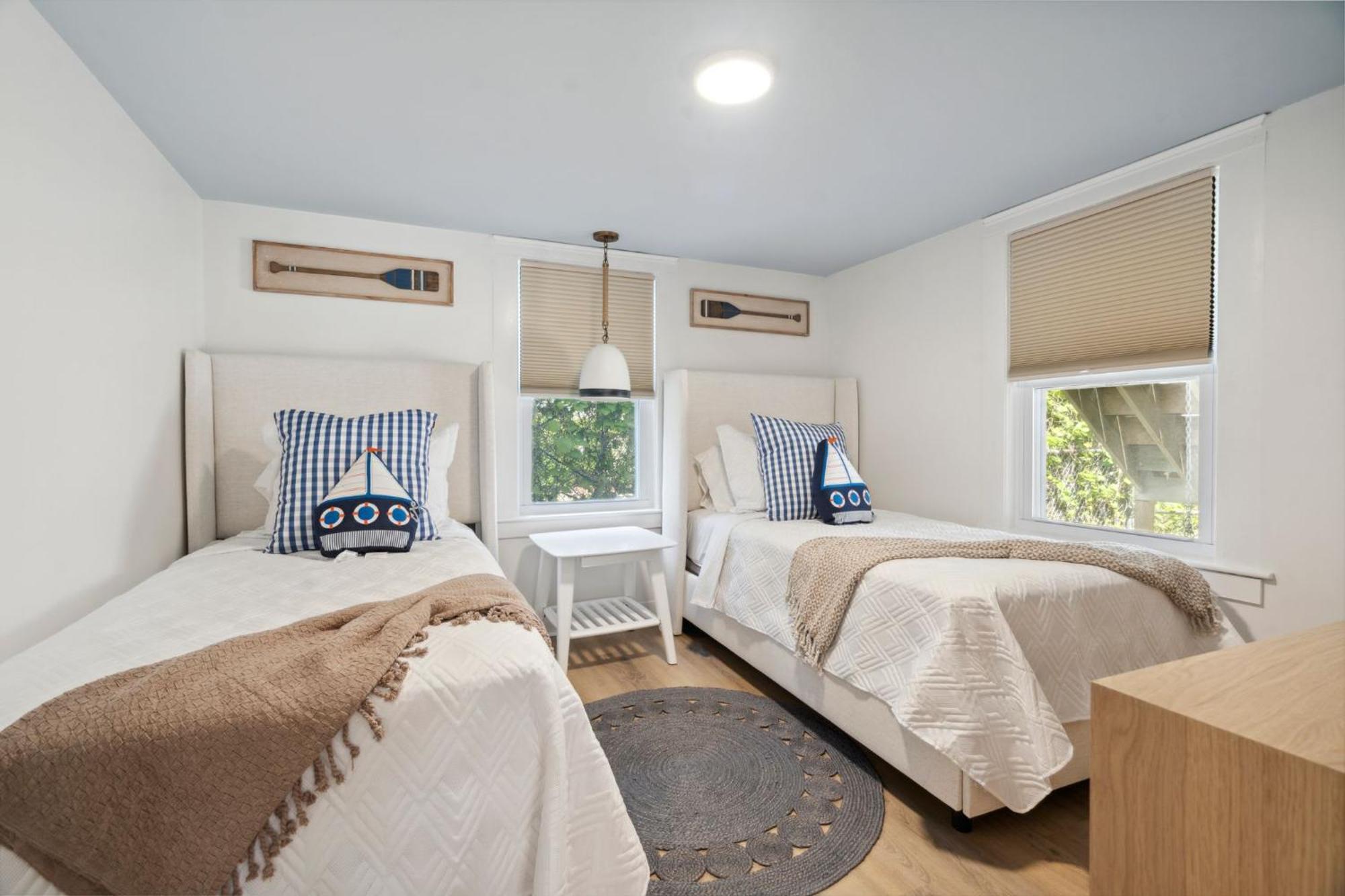 Professionally Designed Porch Swing Renovated Apartment Hampton