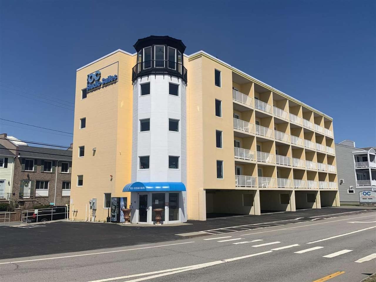 Tides-ocean View-top Floor With Balcony