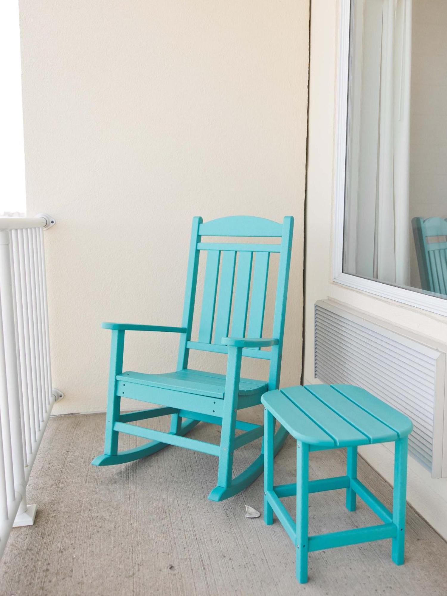 Tides-ocean View-top Floor With Balcony Apartment