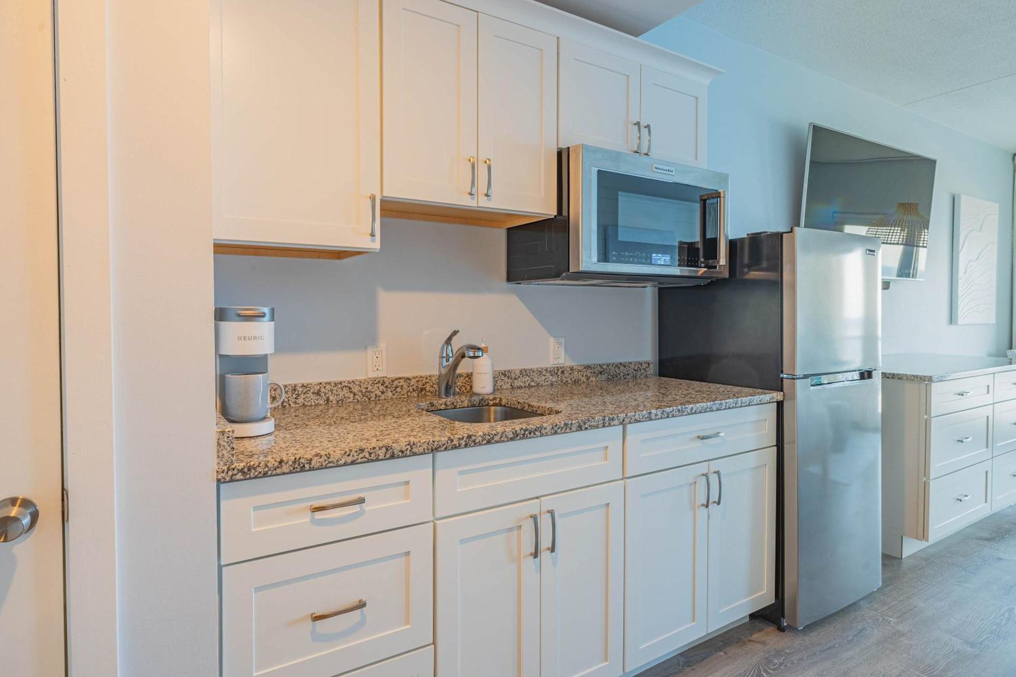 Apartment Tides-ocean View-top Floor With Balcony