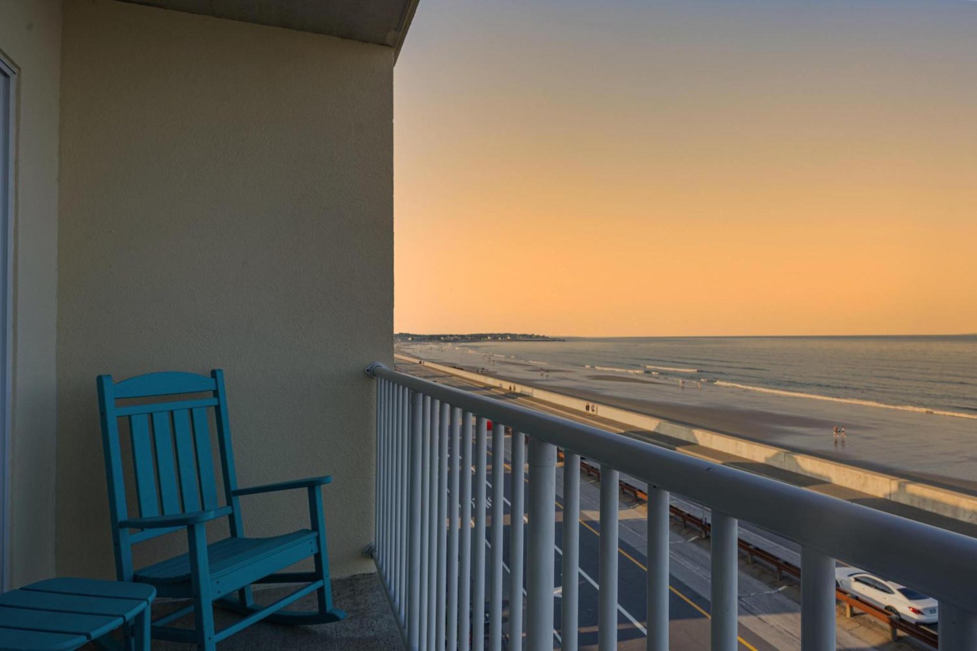 Apartment Tides-ocean View-top Floor With Balcony Hampton