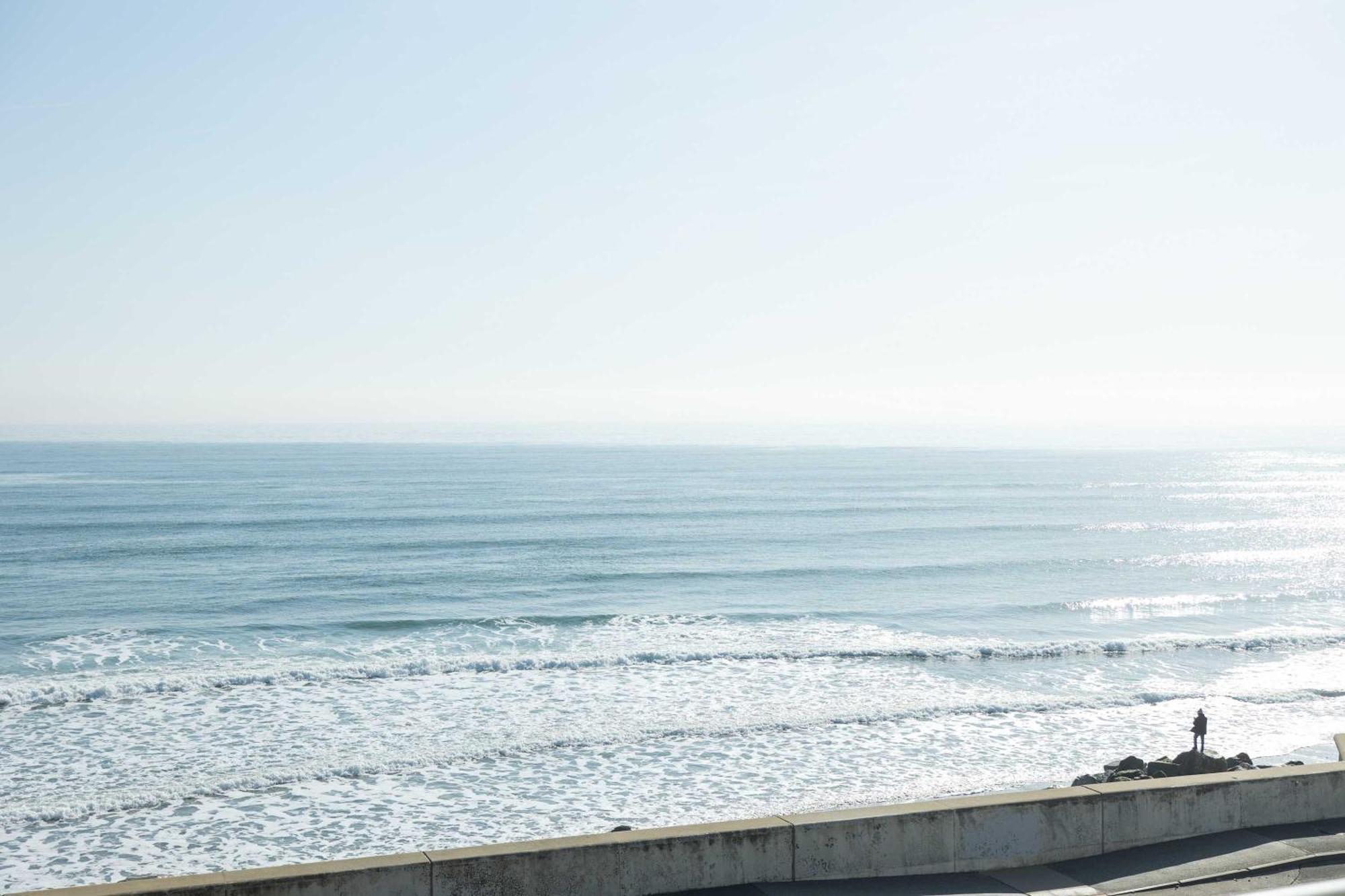 Tides-ocean View-top Floor With Balcony