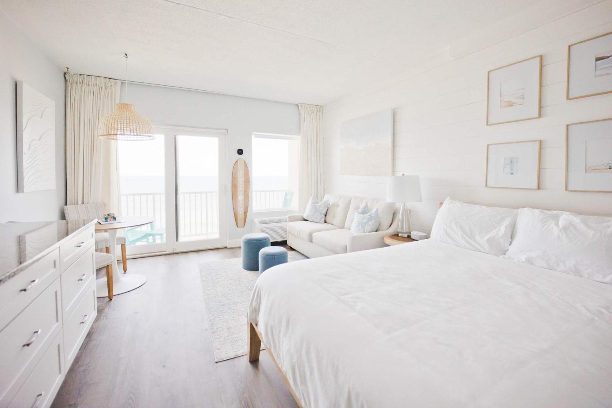 Tides-ocean View-top Floor With Balcony Apartment *