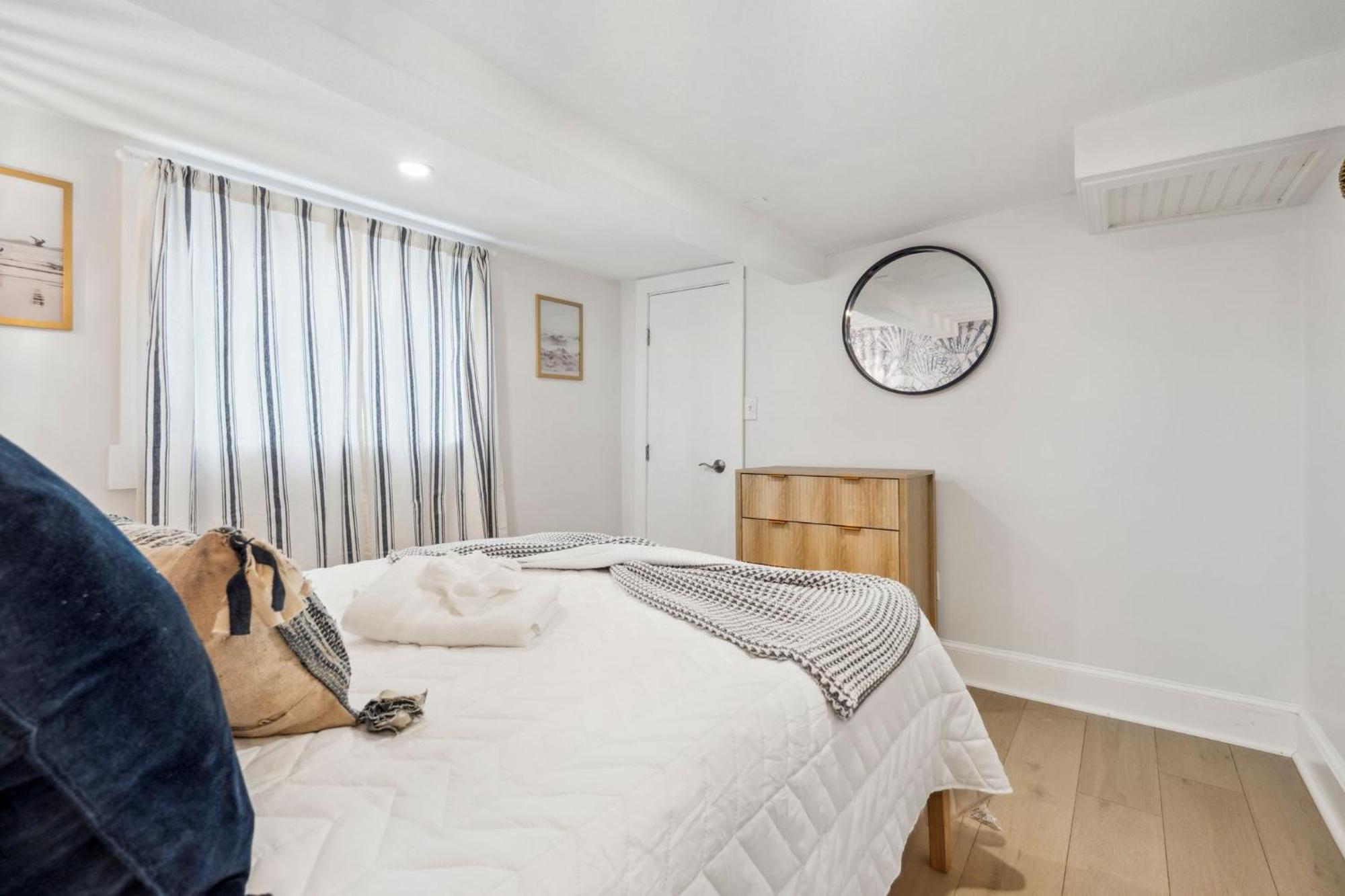 Professionally-designed-the Americana-ac Apartment