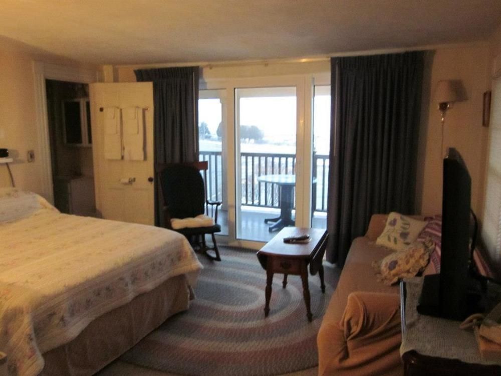 Windjammer By The Sea 2*